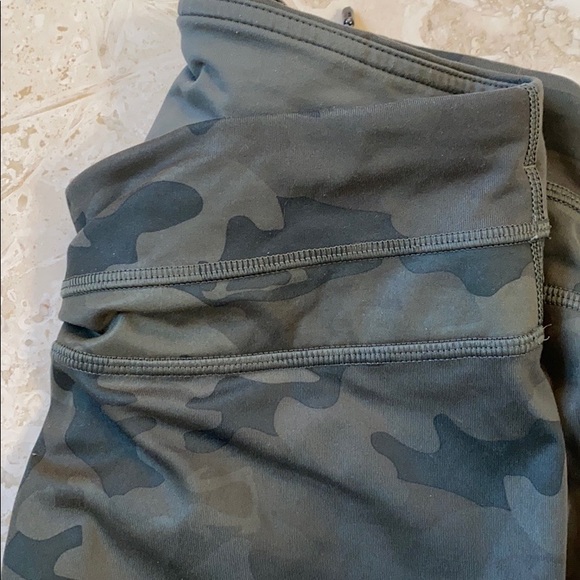 Lululemon Run Inspire Crop size 4 - Picture 4 of 5